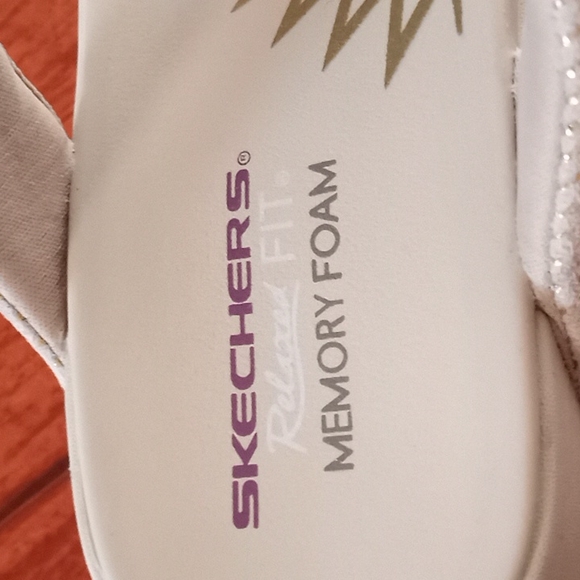Skechers Like New Memory Foam Relaxed Fit Slides Sandals Size 6 - Picture 6 of 7